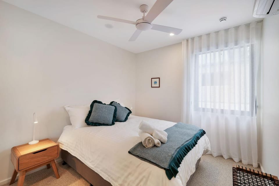Husky Beach Pad by Book Jervis Bay - Walk to the beach Apartment in Huskisson