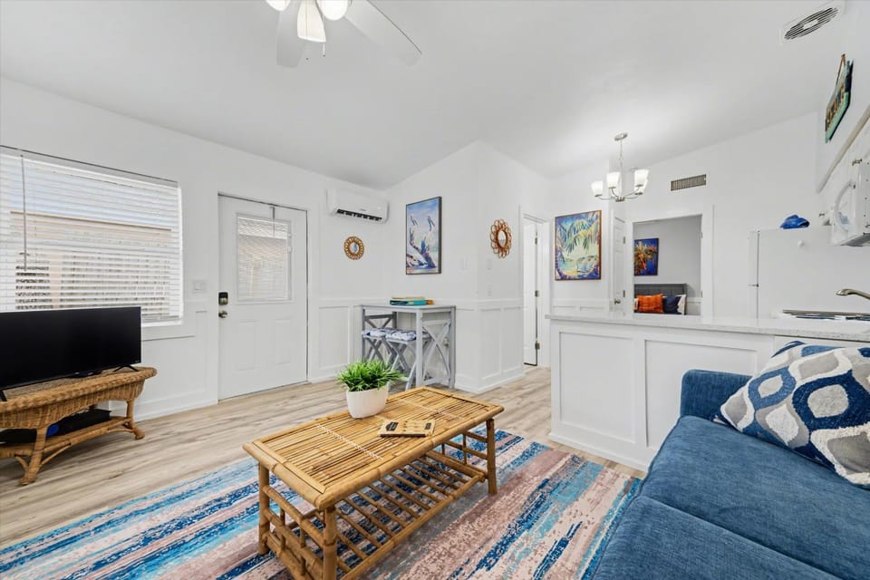 Watefront King Boat Dock & Pets OK Walk 2 Beach House in Indian Rocks Beach