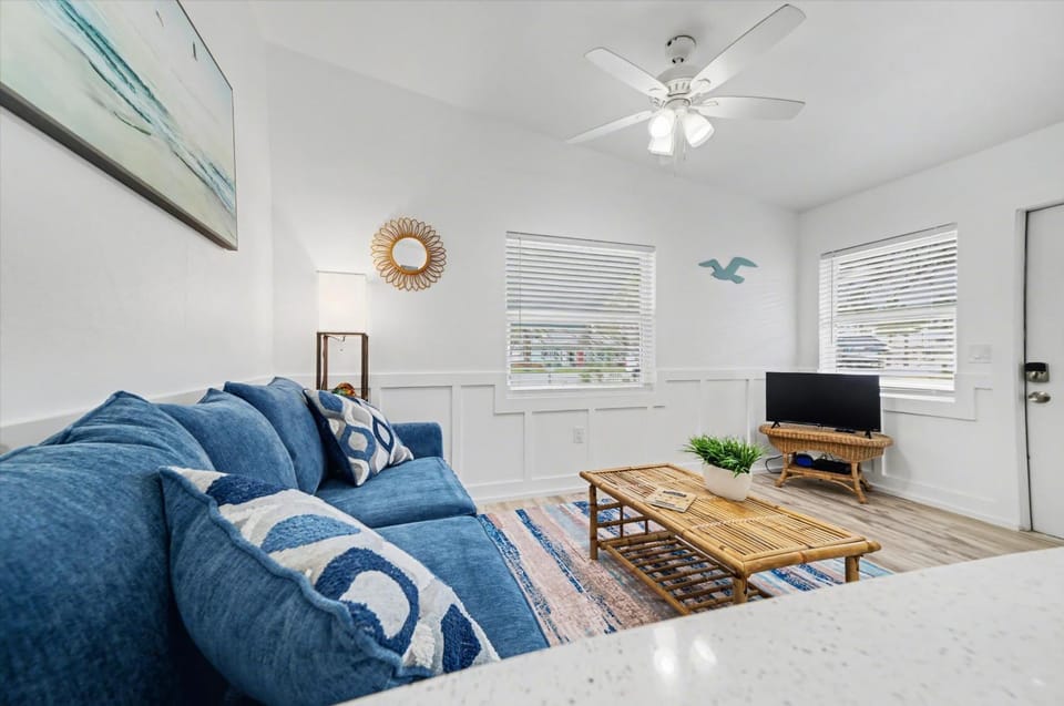Watefront King Boat Dock & Pets OK Walk 2 Beach House in Indian Rocks Beach