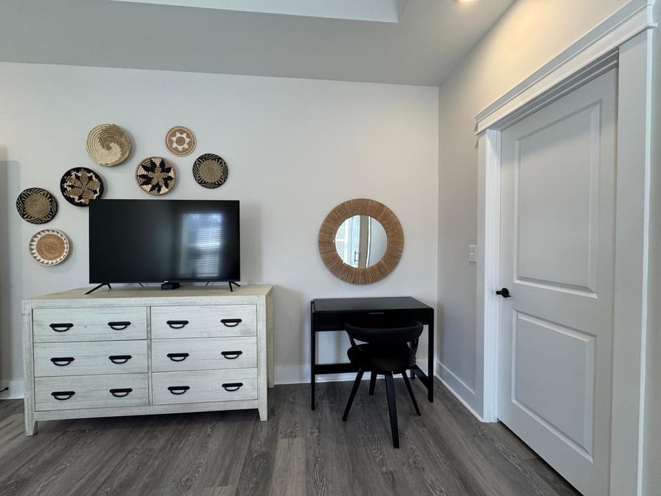 TV and multimedia, wardrobe