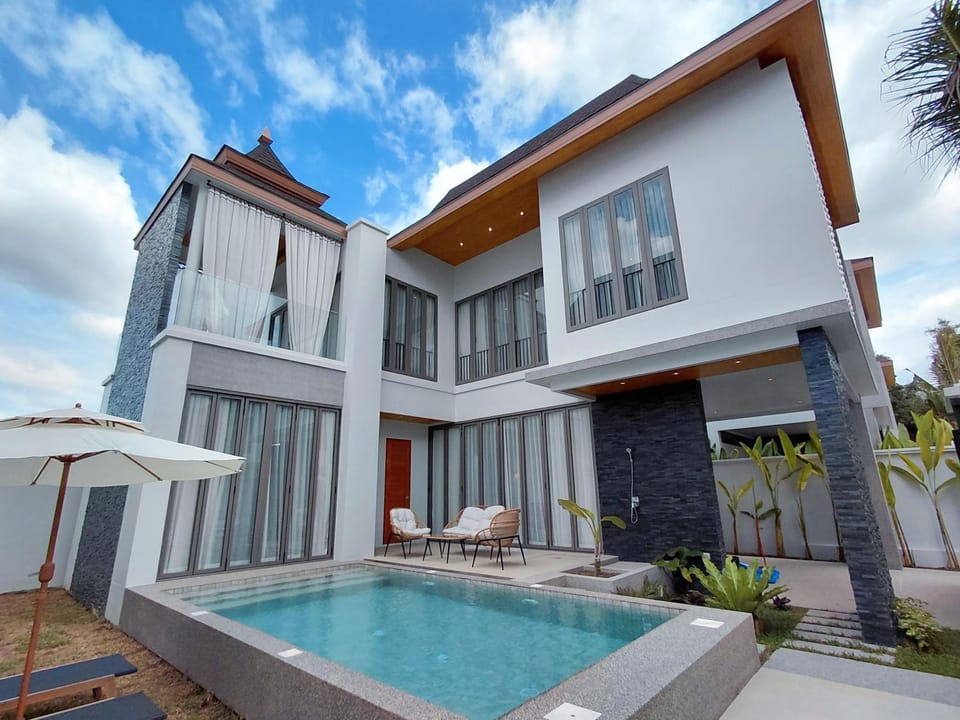 Property building, Pool view, Swimming pool