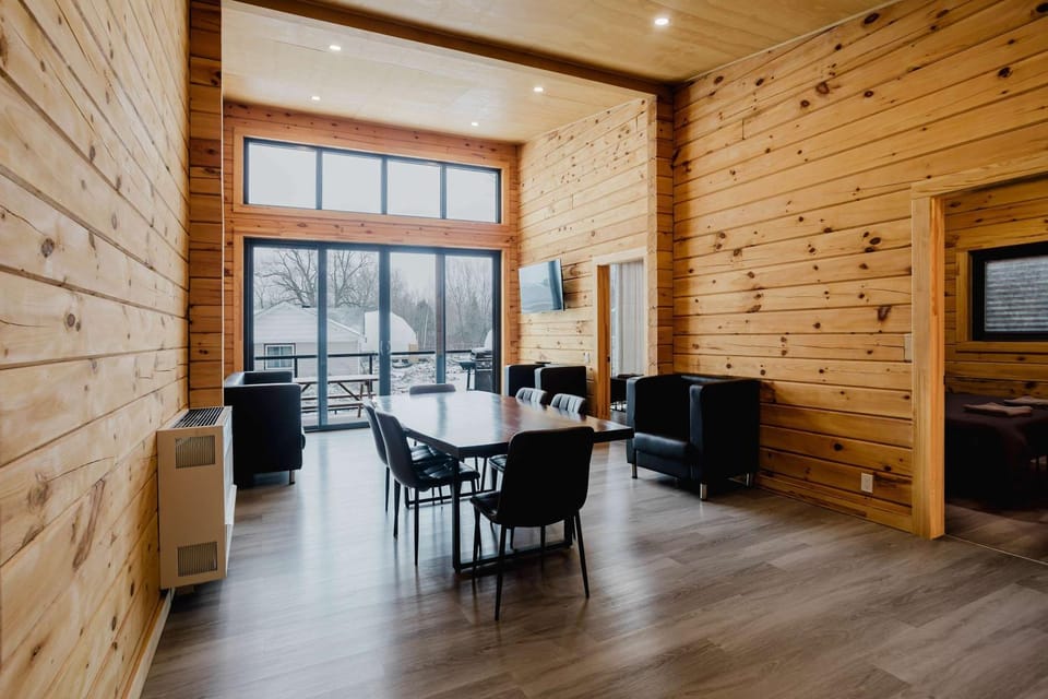 3-BR Lakefront Cottage Rice Lake #3 House in Otonabee-South Monaghan