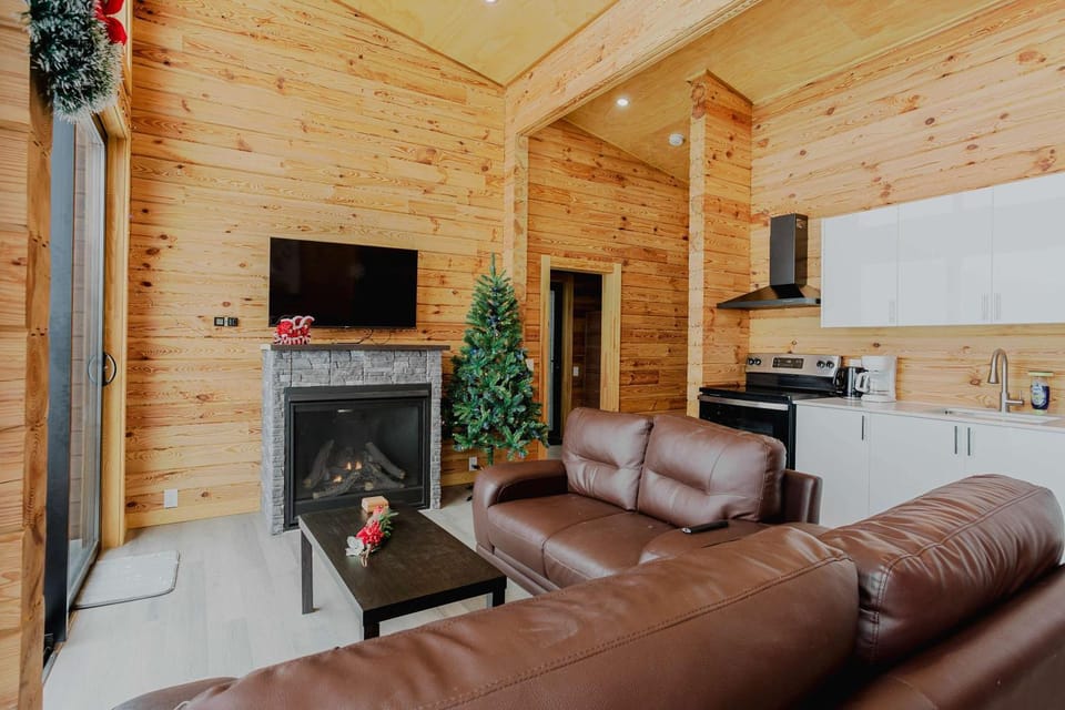 2-BR Lakefront Cottage Rice Lake #8 House in Otonabee-South Monaghan