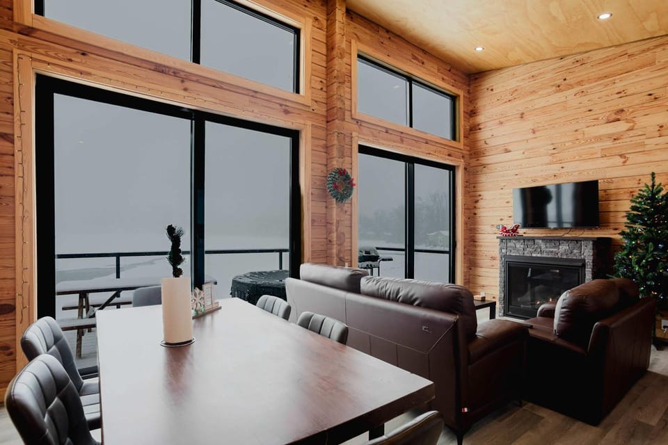 2-BR Lakefront Cottage Rice Lake #8 House in Otonabee-South Monaghan