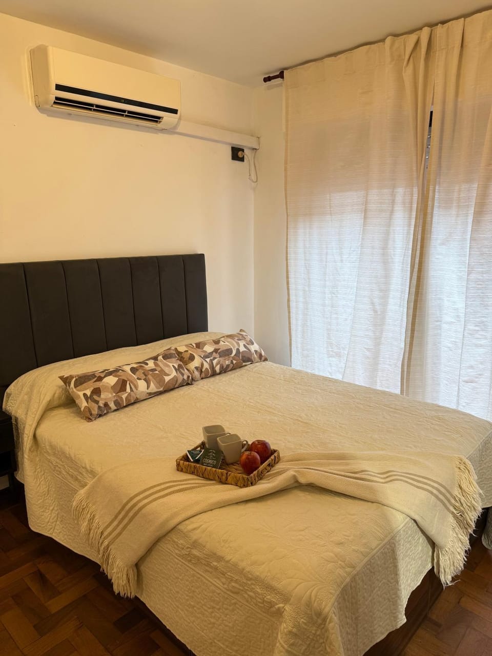 Bed, Photo of the whole room, Bedroom, air conditioner