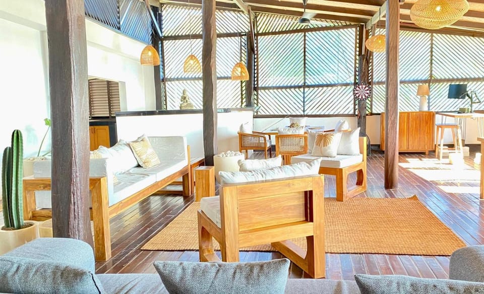 20 Steps beach,Surf,Large Oceanview Residence Apartment in Bali