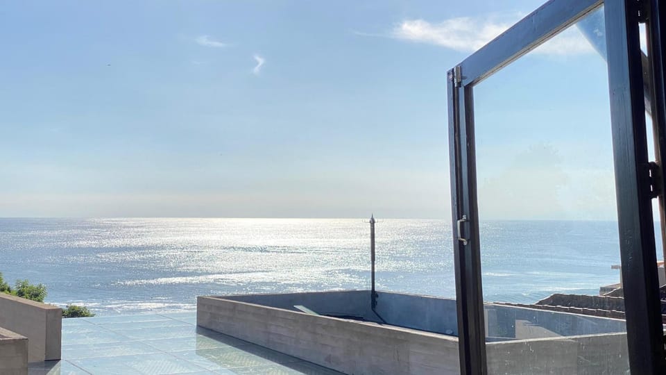 20 Steps beach,Surf,Large Oceanview Residence Apartment in Bali