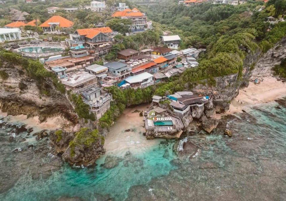 20 Steps at Uluwatu, Surf, Beach, Cave, Cliff, Waves Apartment in Bali