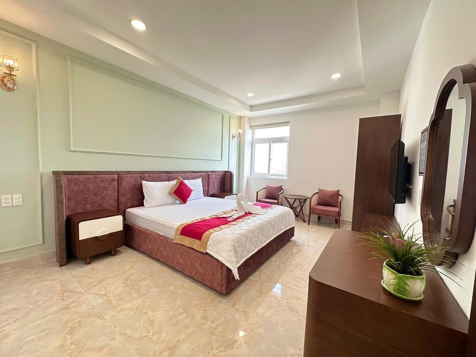Phu Gia Hotel 13-15 Hoàng Quốc Việt Hotel in Ho Chi Minh City