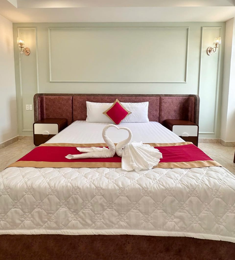 Phu Gia Hotel 13-15 Hoàng Quốc Việt Hotel in Ho Chi Minh City