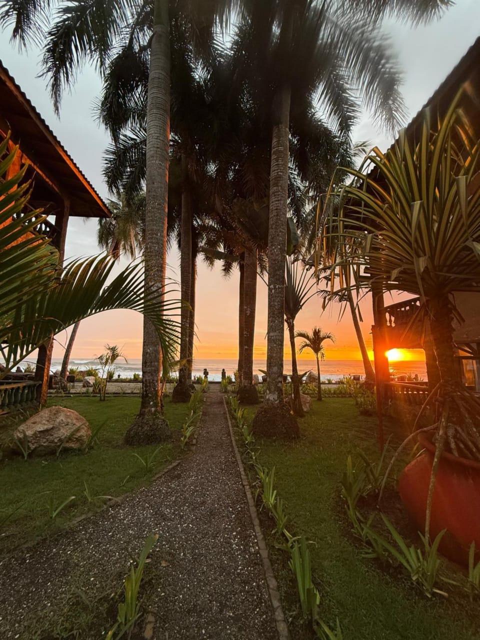 Walk-out Beachfront Condo - Surfer's Paradise Apartment in Playa Hermosa