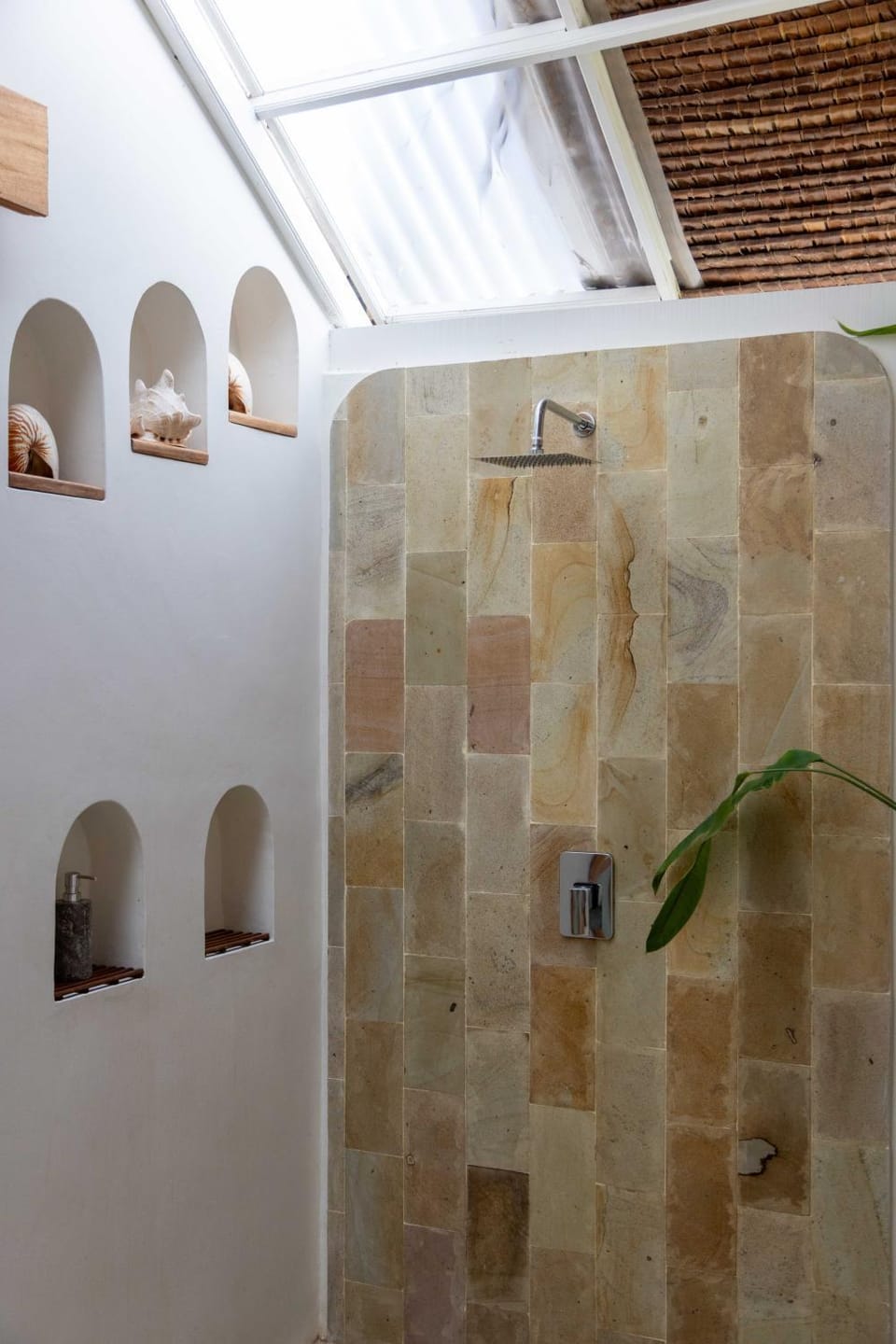 Shower, Decorative detail