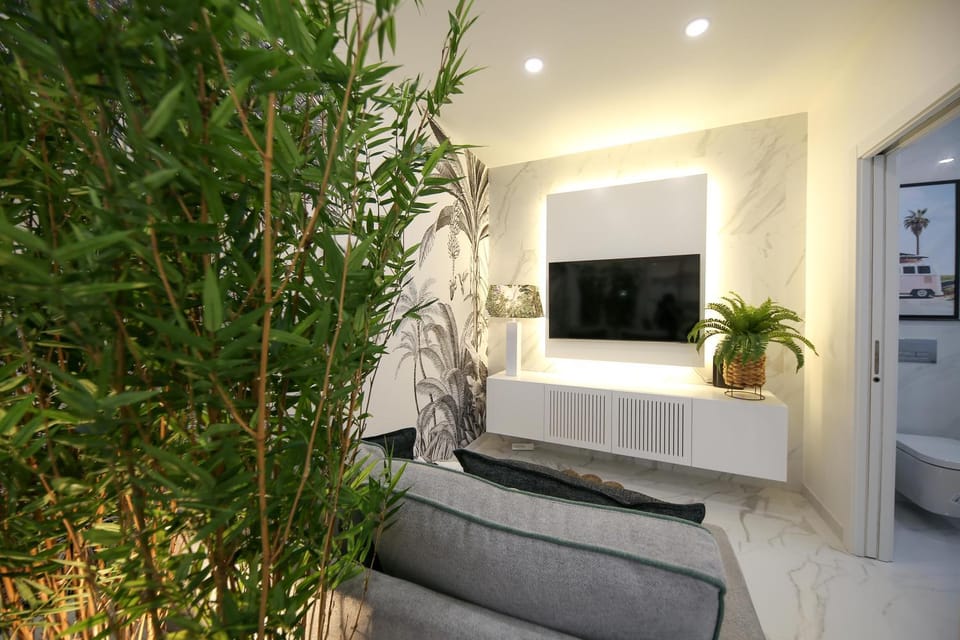 Communal lounge/ TV room, TV and multimedia, Living room, Seating area