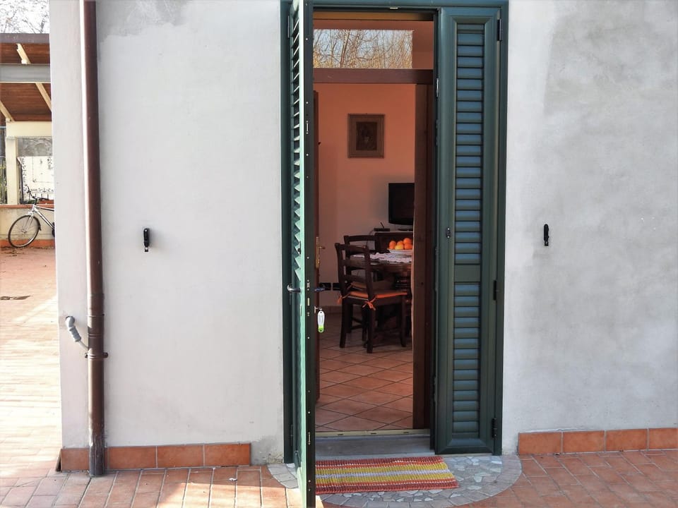 Facade/entrance