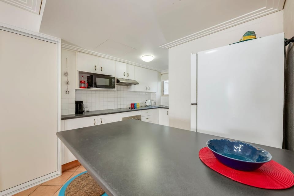 Shoreline Apartments - Unit 9 Apartment in Bargara