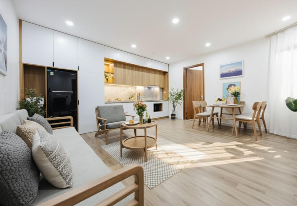Kitchen or kitchenette, Living room, Seating area, Dining area