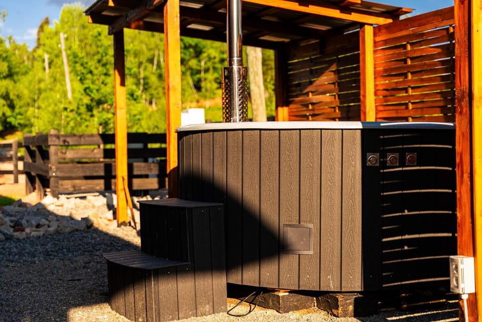 Hot Tub, Hot Tub