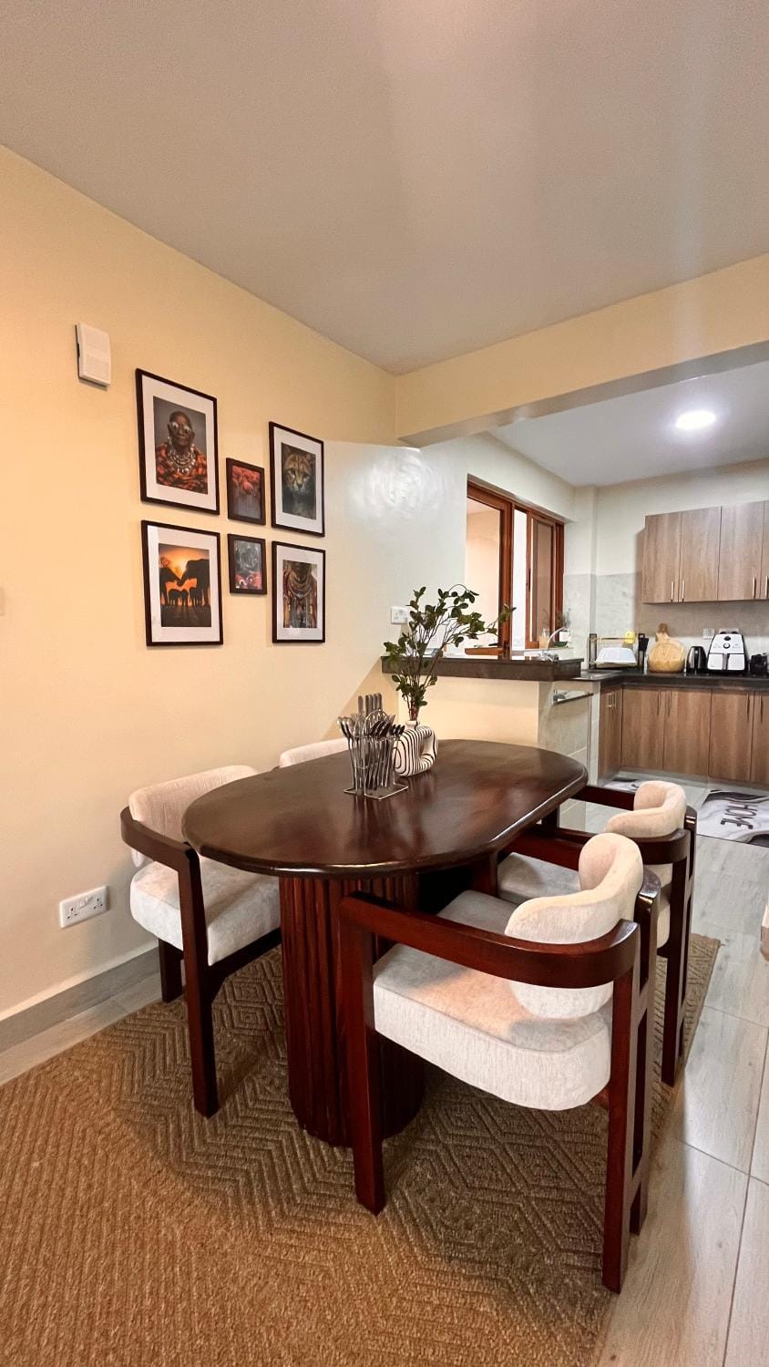 Midtown LakeView 2BR House with Heated pool, Netflix, 24Hr security & reception -Shawmut Nakuru Apartment in Kenya