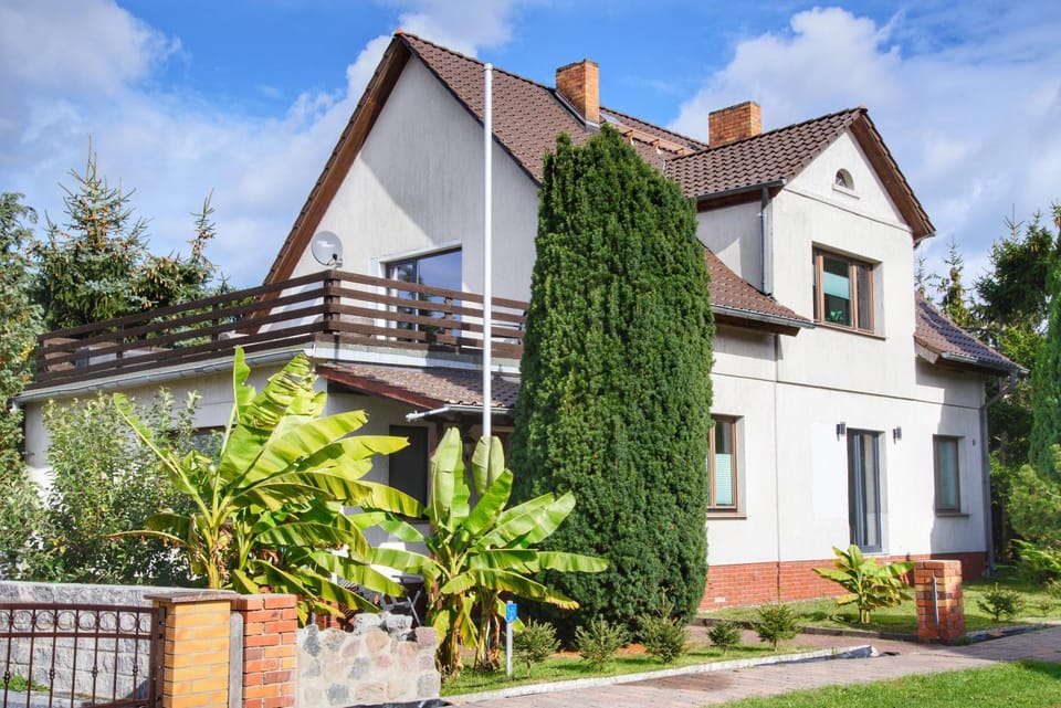 Property building, Day, Garden