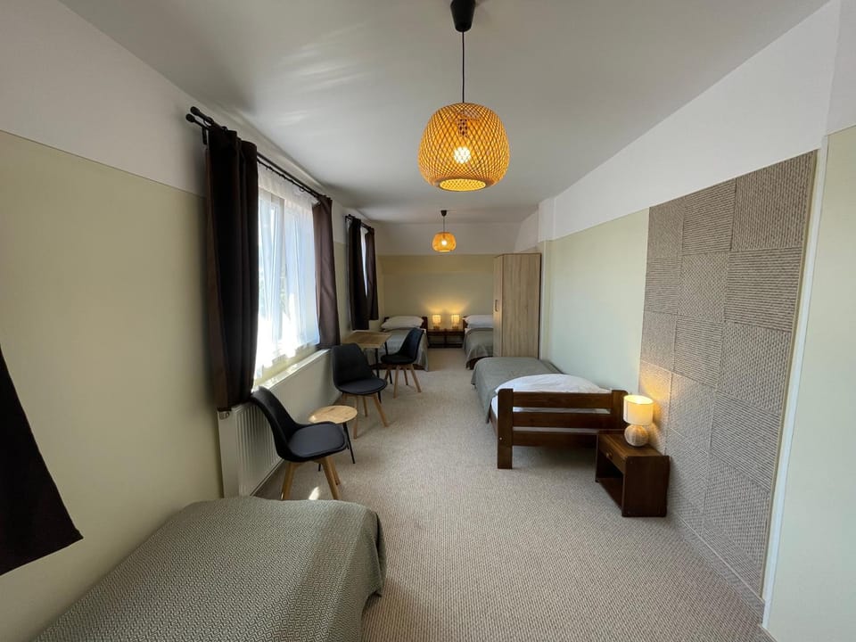 Bed, Photo of the whole room, Seating area, Bedroom
