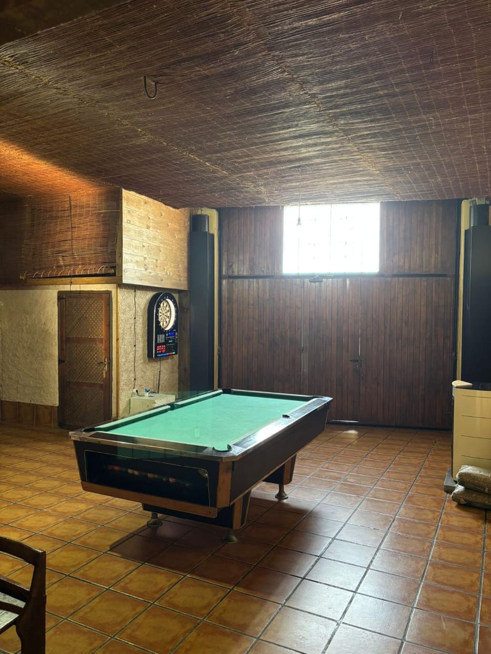 Billiard, Darts, Game Room
