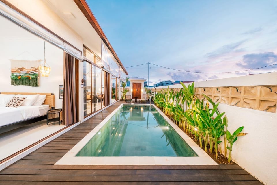 Pool view, Swimming pool, sunbed
