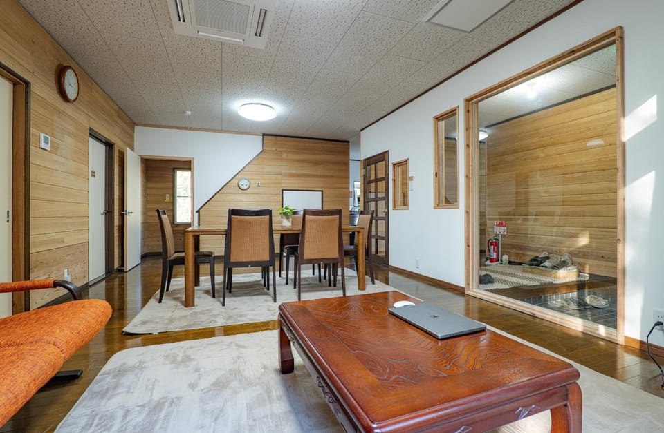 Living room, Dining area