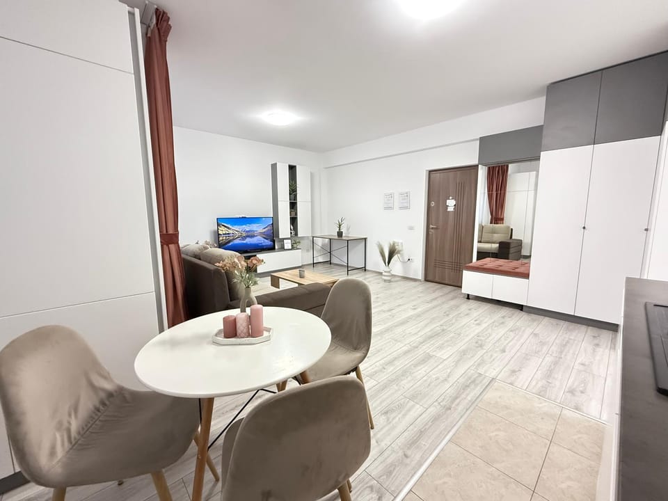 TV and multimedia, Kitchen or kitchenette, Living room, Seating area, Dining area, minibar, oven