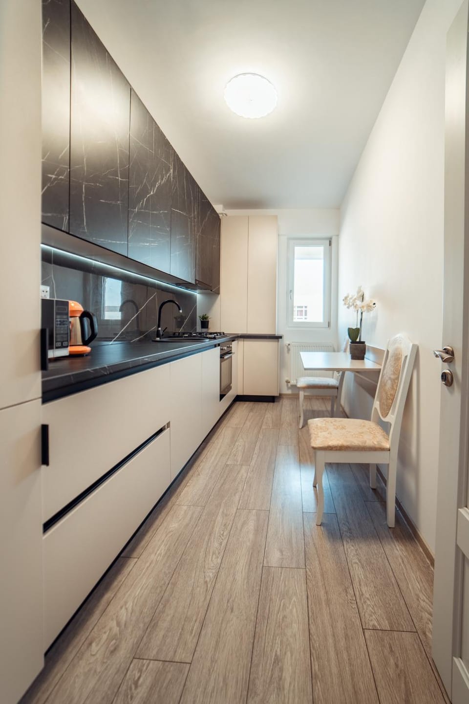 Kitchen or kitchenette, Dining area, minibar, pet friendly, stove
