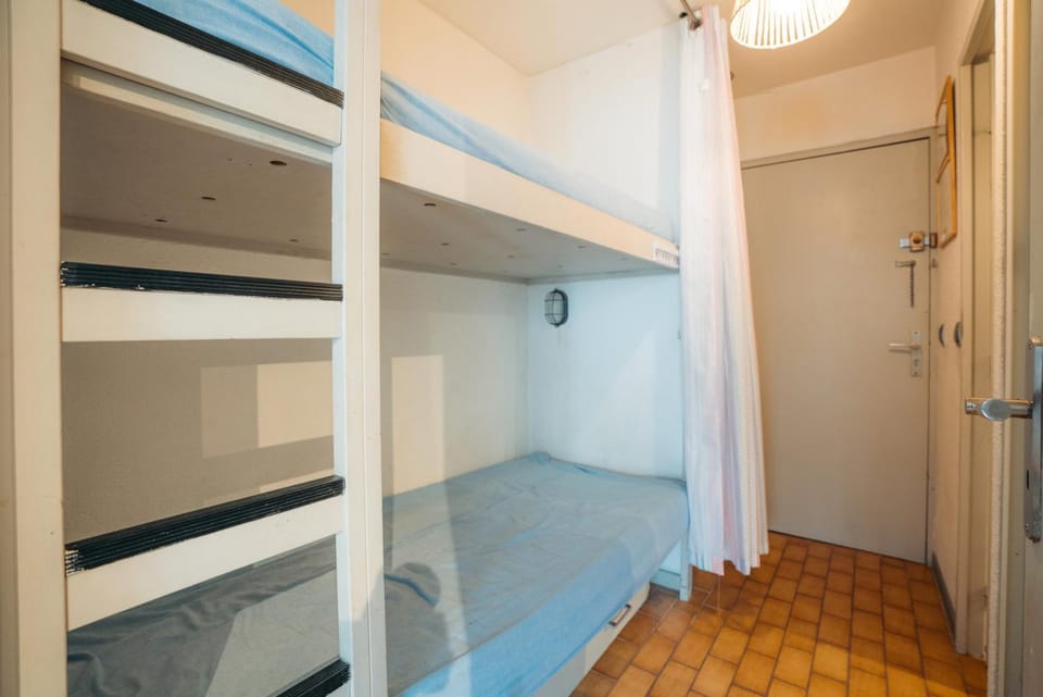 bunk bed