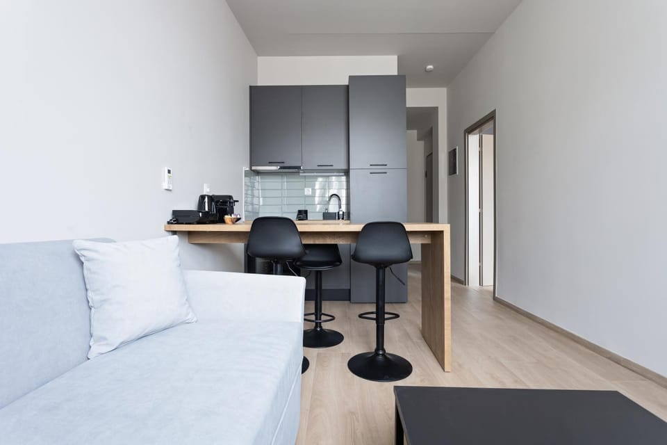 Kitchen or kitchenette, Photo of the whole room, Seating area, Dining area