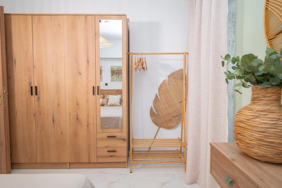 Bedroom, wardrobe