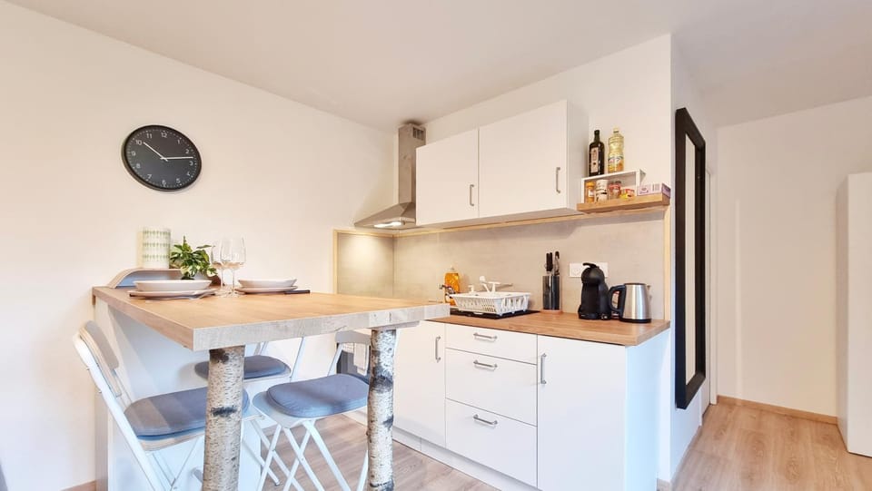 Coffee/tea facilities, Kitchen or kitchenette
