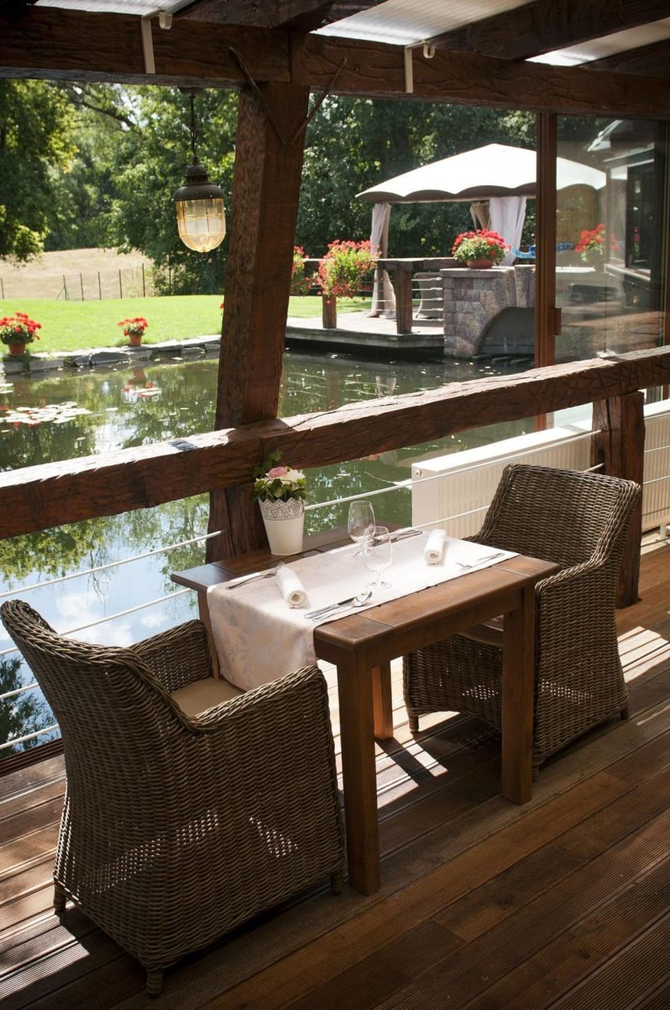 Restaurant/places to eat, Balcony/Terrace