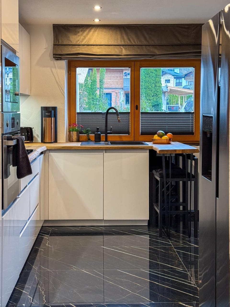 Kitchen or kitchenette, oven