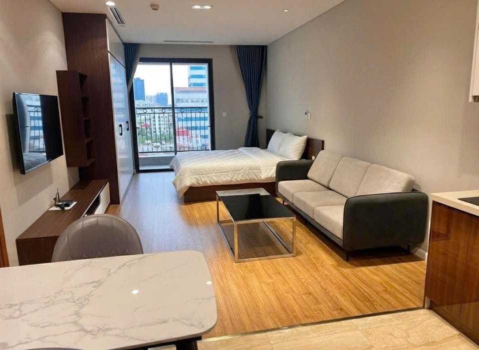 Asahi Luxstay-Serviced Apartment 15 minutes Hoan Kiem Lake by bus Apartment in Hanoi