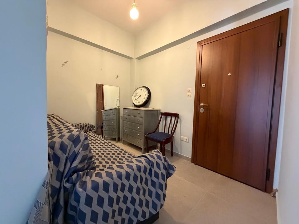 Bed, Living room, Seating area
