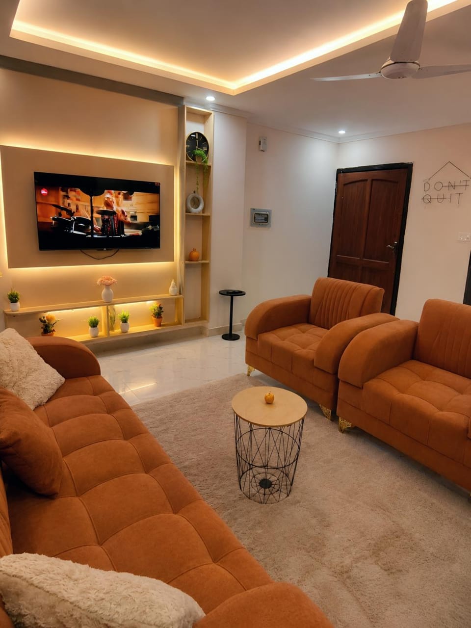 TV and multimedia, Living room, Evening entertainment