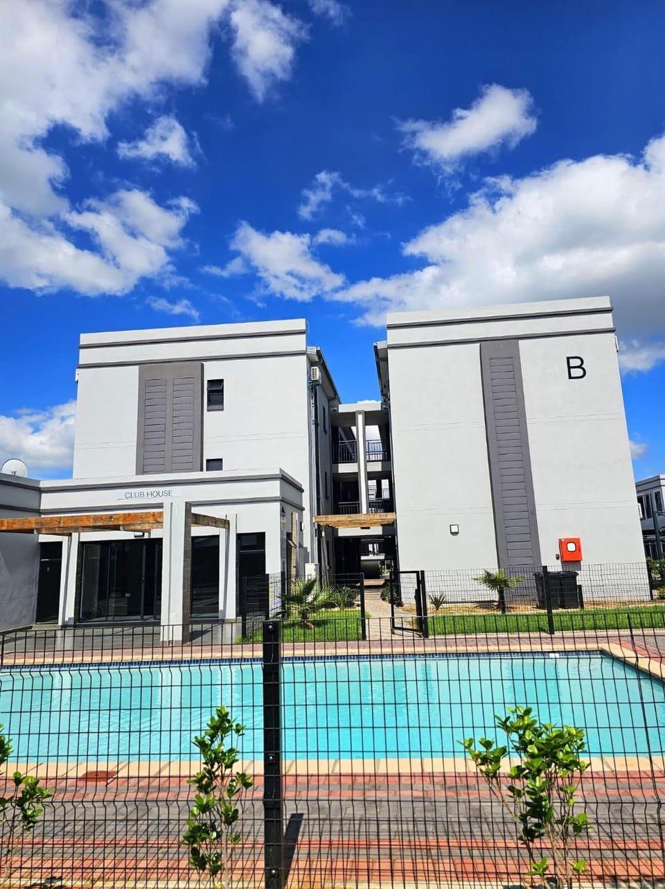 Swimming pool, Swimming pool