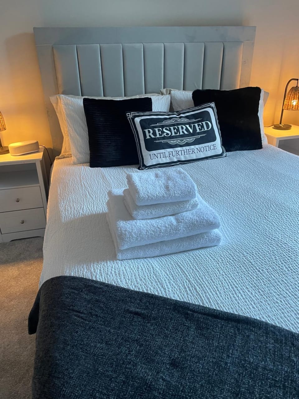 Bedroom, towels
