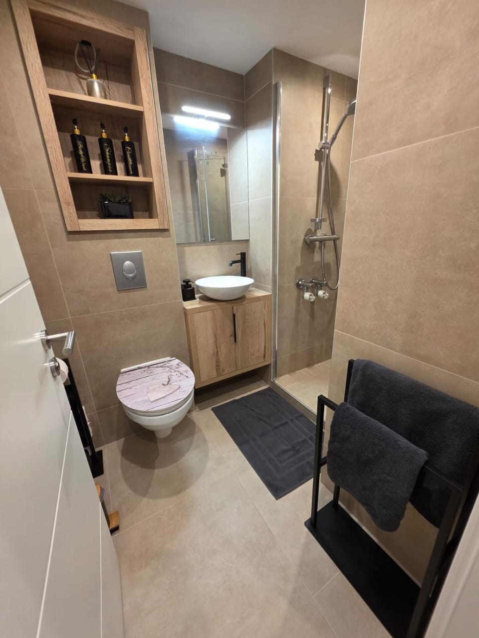 Shower, Toilet, Bathroom