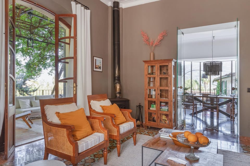 Living room, Seating area