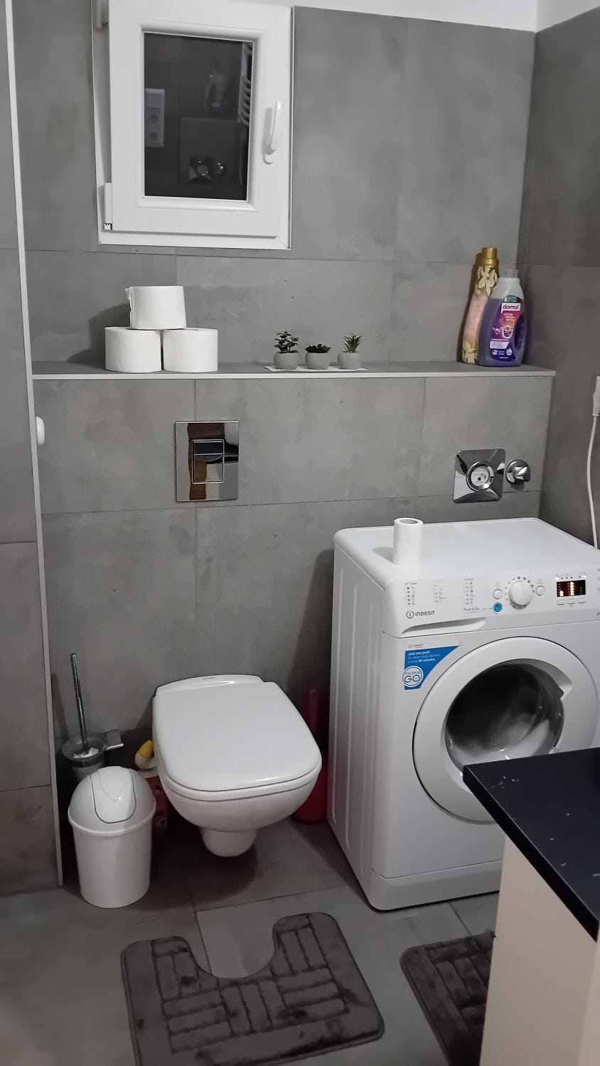 Bathroom, washing machine