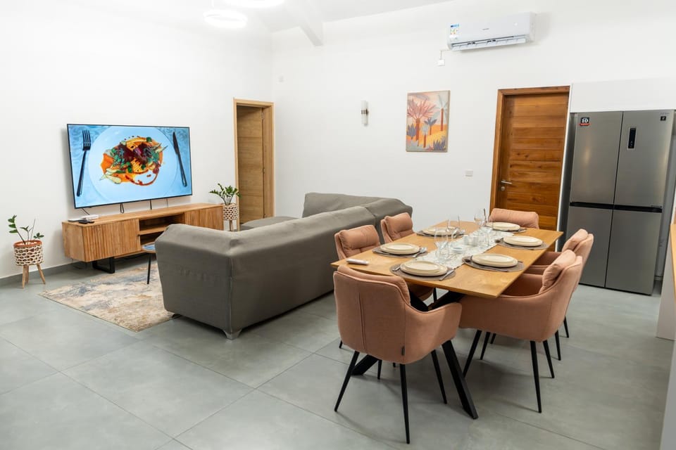 Kitchen or kitchenette, Living room, Seating area, Dining area, oven, air conditioner