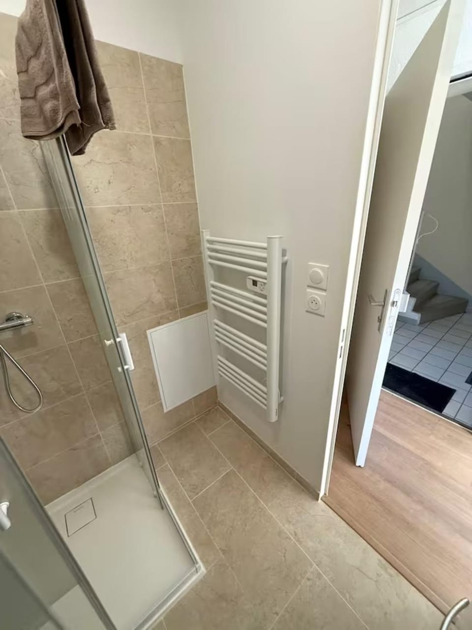 Shower, Bathroom, towels