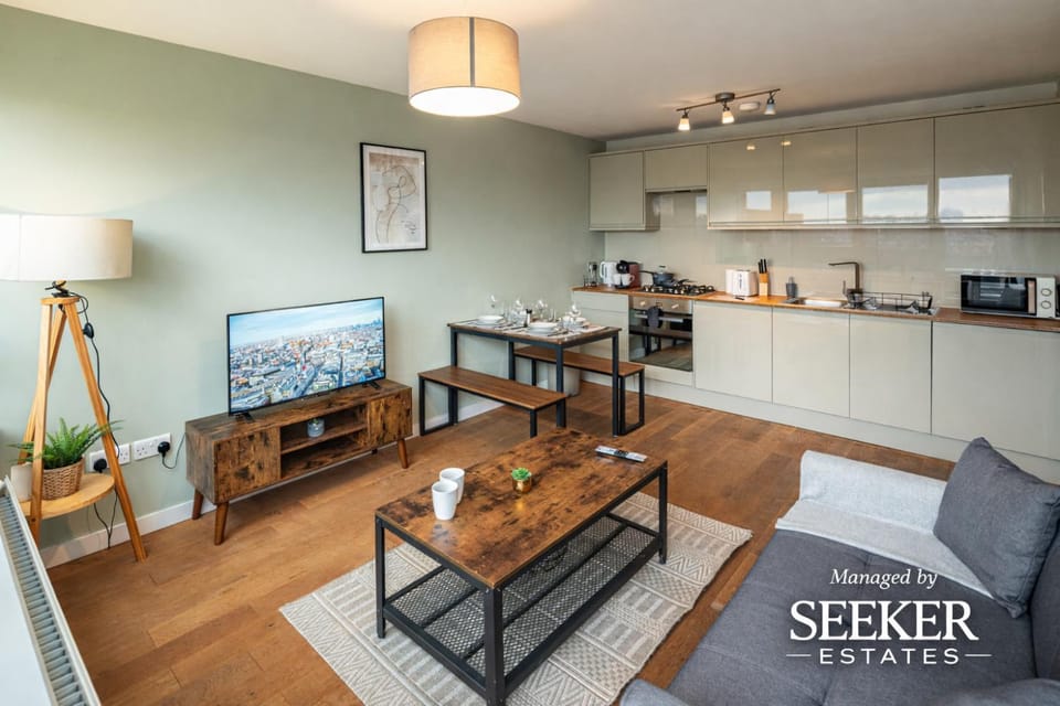 Dining area, kitchen