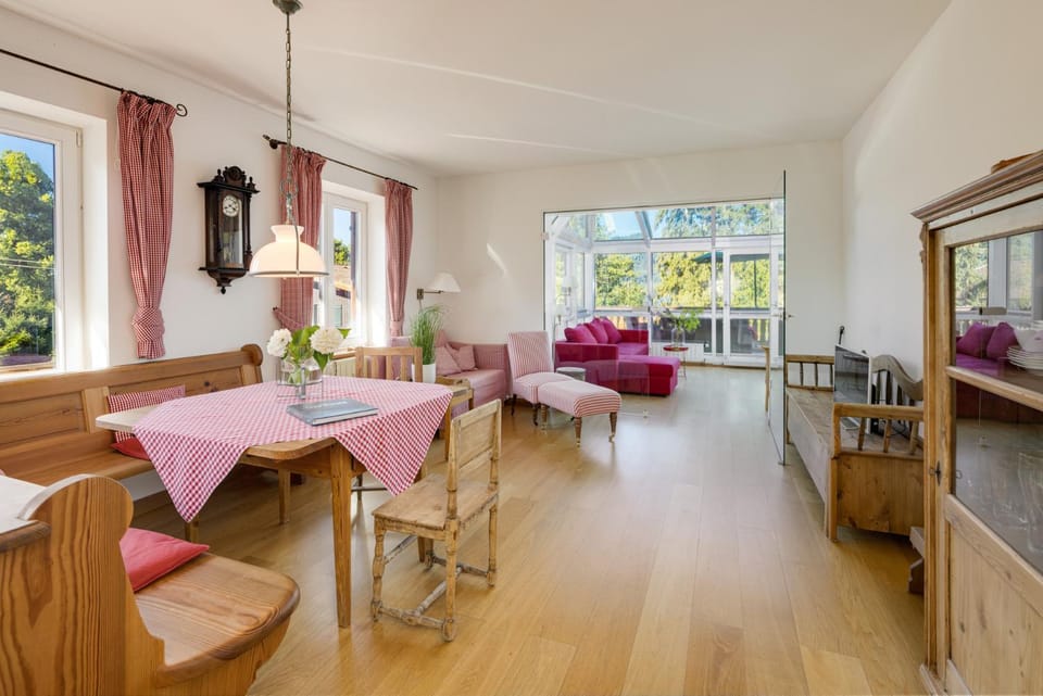 Ferienwohnung Tegernsee-Blick mit Bergblick Apartment in Tegernsee
