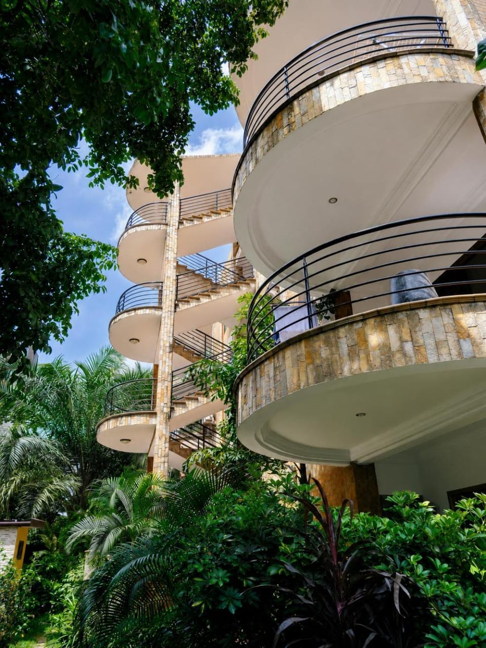 Property building, Garden, Balcony/Terrace, Garden view