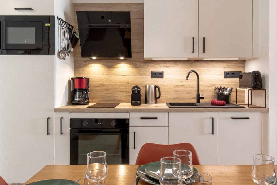 Kitchen or kitchenette