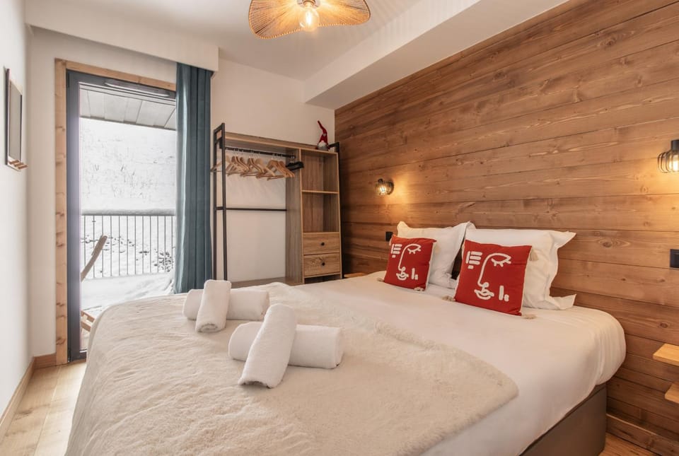 Bed, Bedroom
